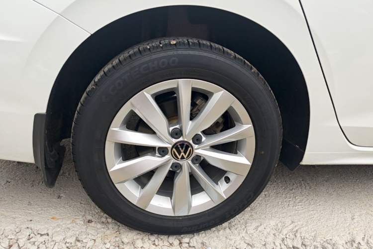 Used Volkswagen Bora 2021 1.5L Automatic Elite Smart Connect Edition Right Rear Wheel Hub