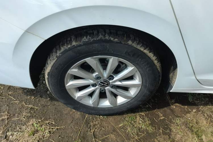 Used Volkswagen Bora 2021 1.5L Automatic Fashionable Smart Connectivity Version Right Rear Wheel Hub