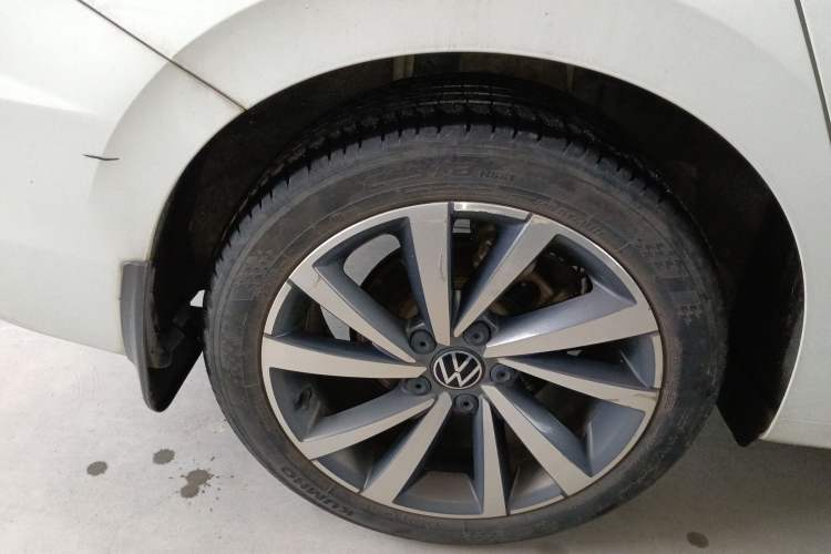 Used Volkswagen Bora 2021 1.5L Automatic Elite Smart Connect Edition Right Rear Wheel Hub