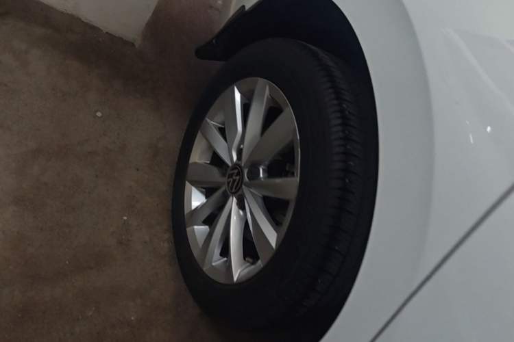 Used Volkswagen Bora 2021 1.5L Automatic Elite Smart Connect Edition Right Rear Wheel Hub