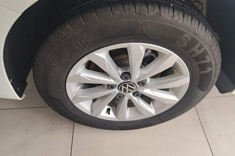 Used Volkswagen Bora 2021 1.5L Automatic Fashionable Smart Connectivity Version Right Rear Wheel Hub