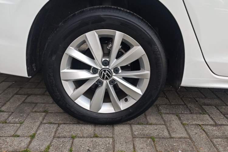 Used Volkswagen Bora 2021 1.5L Automatic Elite Smart Connect Edition Right Rear Wheel Hub