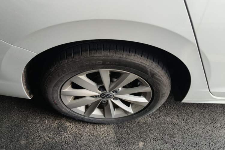 Used Volkswagen Bora 2021 200TSI DSG Comfort Connect Edition Right Rear Wheel Hub