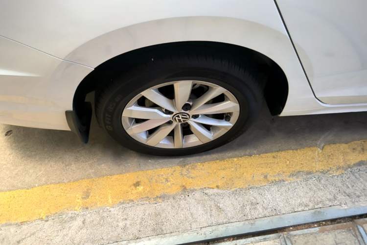 Used Volkswagen Bora 2021 280TSI DSG Elite Smart Connectivity Version Right Rear Wheel Hub