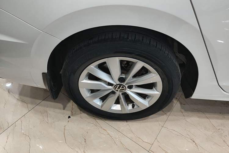 Used Volkswagen Bora 2021 1.5L Automatic Elite Smart Connect Edition Right Rear Wheel Hub