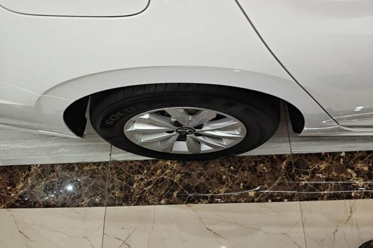 Used Volkswagen Bora 2021 1.5L Automatic Fashionable Smart Connectivity Version Right Rear Wheel Hub