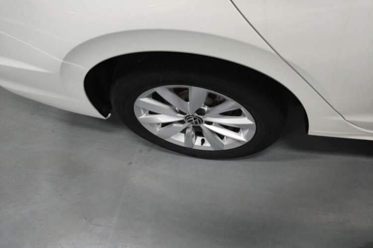 Used Volkswagen Bora 2021 1.5L Automatic Comfort Smart Connect Edition Right Rear Wheel Hub