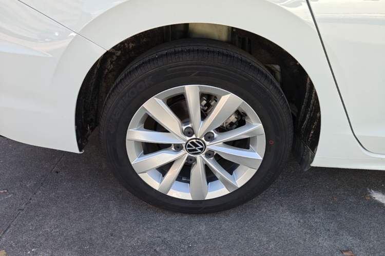 Used Volkswagen Bora 2021 1.5L Automatic Comfort Smart Connect Edition Right Rear Wheel Hub