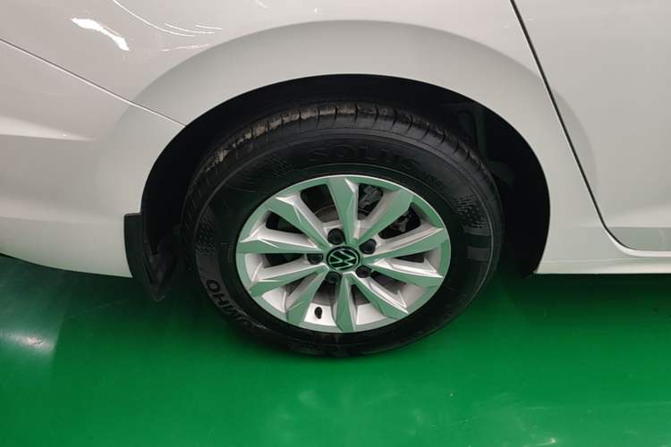 Used Volkswagen Bora 2021 1.5L Automatic Fashionable Smart Connectivity Version Right Rear Wheel Hub