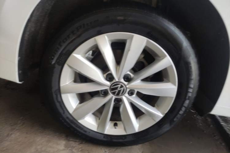 Used Volkswagen Bora 2021 1.5L Automatic Elite Smart Connect Edition Right Rear Wheel Hub