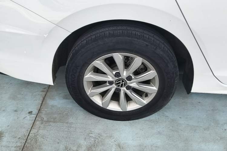 Used Volkswagen Bora 2021 1.5L Automatic Fashionable Smart Connectivity Version Right Rear Wheel Hub