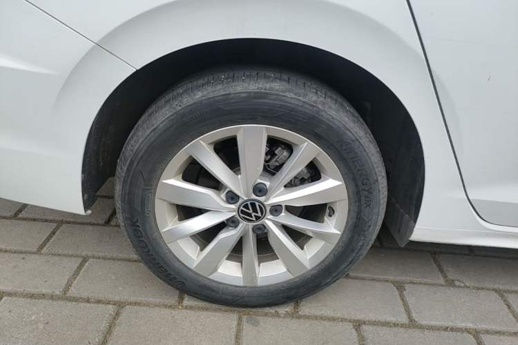 Used Volkswagen Bora 2021 1.5L Automatic Elite Smart Connect Edition Right Rear Wheel Hub