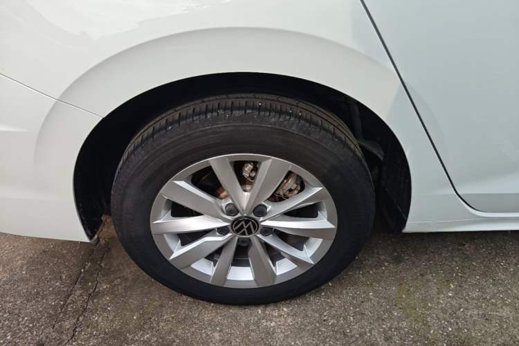 Used Volkswagen Bora 2021 1.5L Automatic Elite Smart Connect Edition Right Rear Wheel Hub