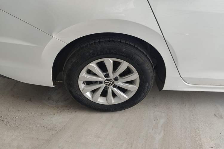 Used Volkswagen Bora 2021 1.5L Automatic Fashionable Smart Connectivity Version Right Rear Wheel Hub