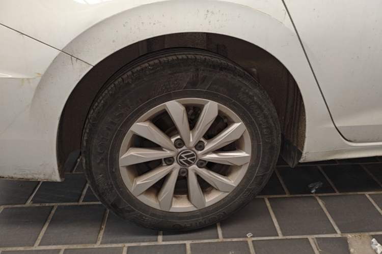 Used Volkswagen Bora 2021 1.5L Automatic Fashionable Smart Connectivity Version Right Rear Wheel Hub