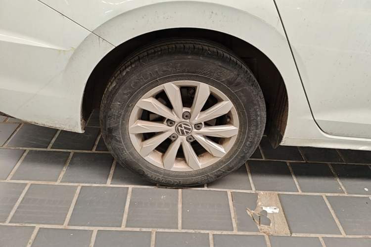 Used Volkswagen Bora 2021 1.5L Automatic Fashionable Smart Connectivity Version Right Rear Wheel Hub