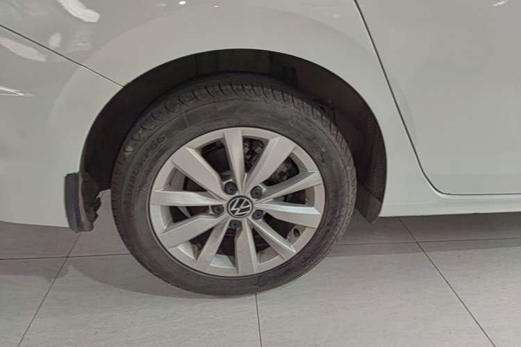 Used Volkswagen Bora 2021 280TSI DSG Elite Smart Connectivity Version Right Rear Wheel Hub