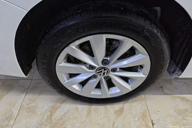 Used Volkswagen Bora 2021 280TSI DSG Elite Smart Connectivity Version Right Rear Wheel Hub