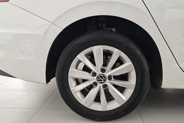 Used Volkswagen Bora 2021 1.5L Automatic Comfort Smart Connect Edition Right Rear Wheel Hub