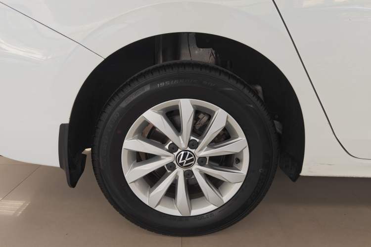 Used Volkswagen Bora 2021 1.5L Manual Fashion Smart Connect Edition Right Rear Wheel Hub