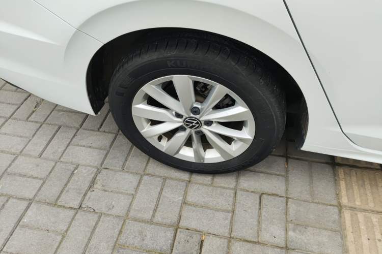 Used Volkswagen Bora 2021 1.5L Automatic Comfort Smart Connect Edition Right Rear Wheel Hub