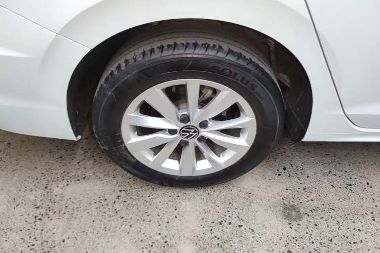 Used Volkswagen Bora 2021 1.5L Automatic Comfort Smart Connect Edition Right Rear Wheel Hub