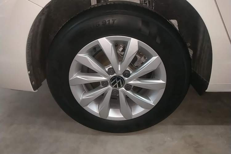 Used Volkswagen Bora 2021 1.5L Automatic Fashionable Smart Connectivity Version Right Rear Wheel Hub