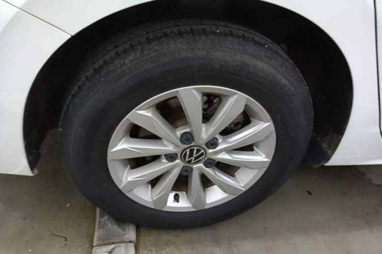 Used Volkswagen Bora 2021 1.5L Automatic Fashionable Smart Connectivity Version Right Rear Wheel Hub