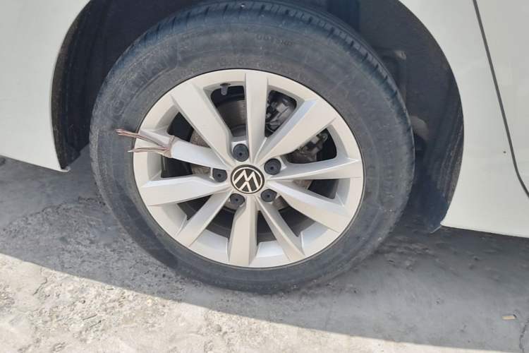 Used Volkswagen Bora 2021 1.5L Automatic Comfort Smart Connect Edition Right Rear Wheel Hub