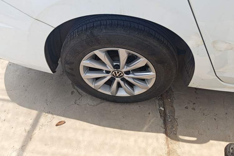 Used Volkswagen Bora 2021 1.5L Automatic Fashionable Smart Connectivity Version Right Rear Wheel Hub