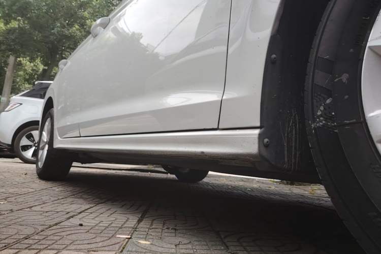 Used Volkswagen Bora 2021 280TSI DSG Elite Smart Connectivity Version Right Side Sill