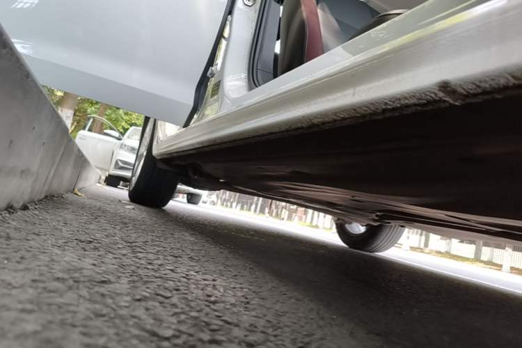 Used Volkswagen Bora 2021 1.5L Automatic Comfort Smart Connect Edition Right Side Sill