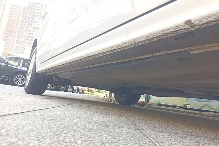 Used Volkswagen Bora 2021 1.5L Automatic Comfort Smart Connect Edition Right Side Sill