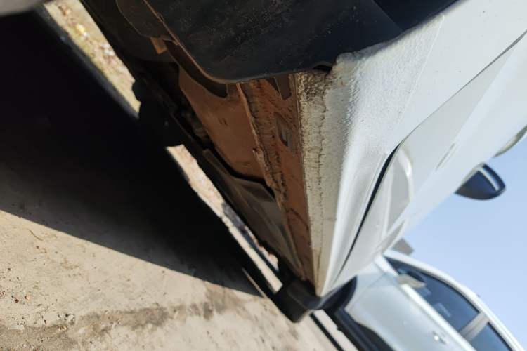 Used Volkswagen Bora 2021 1.5L Automatic Comfort Smart Connect Edition Right Side Sill