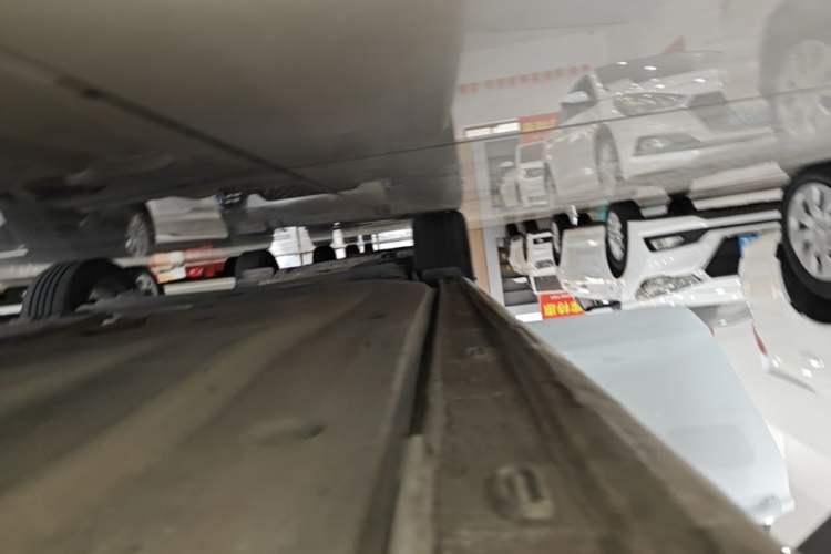 Used Volkswagen Bora 2021 1.5L Automatic Comfort Smart Connect Edition Right Side Sill