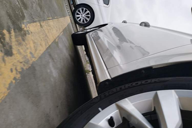 Used Volkswagen Bora 2021 1.5L Automatic Elite Smart Connect Edition Right Side Sill