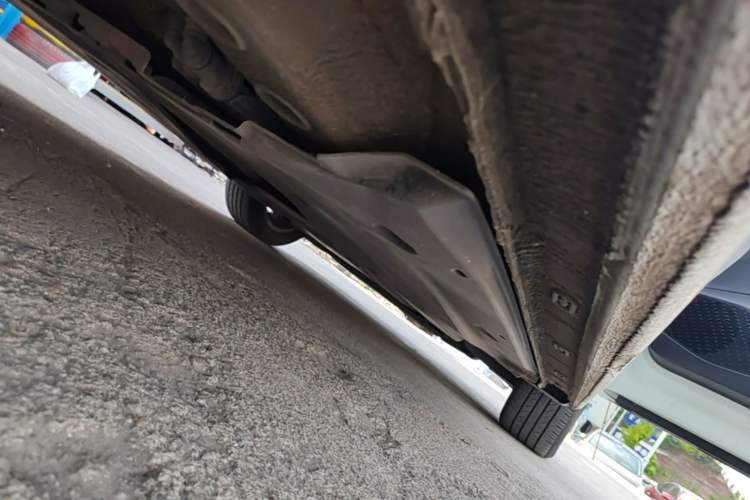 Used Volkswagen Bora 2021 1.5L Automatic Comfort Smart Connect Edition Right Side Sill