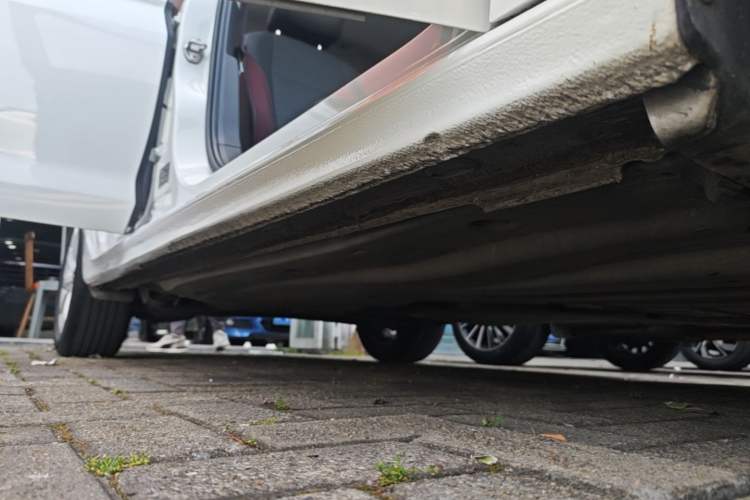 Used Volkswagen Bora 2021 1.5L Automatic Elite Smart Connect Edition Right Side Sill