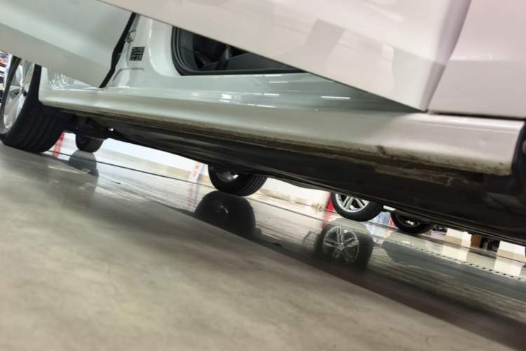 Used Volkswagen Bora 2021 1.5L Automatic Elite Smart Connect Edition Right Side Sill