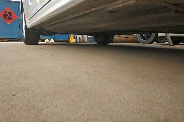 Used Volkswagen Bora 2021 1.5L Automatic Comfort Smart Connect Edition Right Side Sill