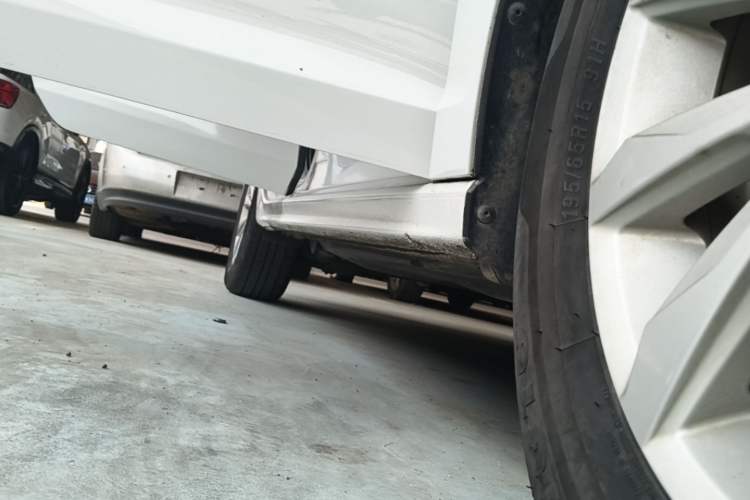 Used Volkswagen Bora 2021 1.5L Automatic Fashionable Smart Connectivity Version Right Side Sill