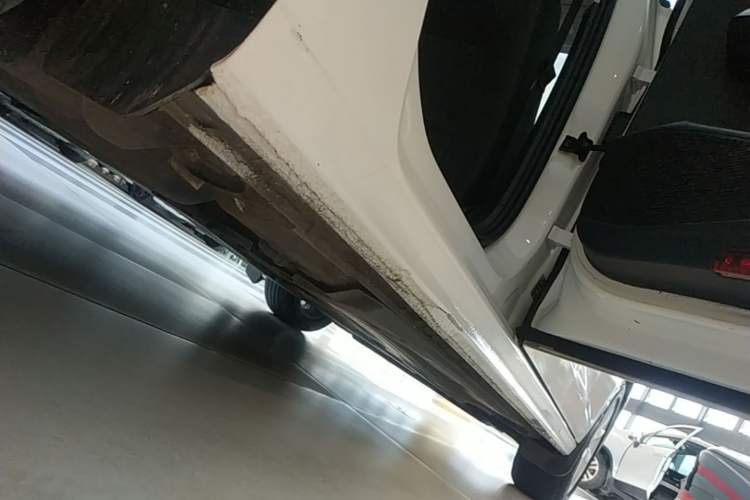 Used Volkswagen Bora 2021 1.5L Automatic Elite Smart Connect Edition Right Side Sill