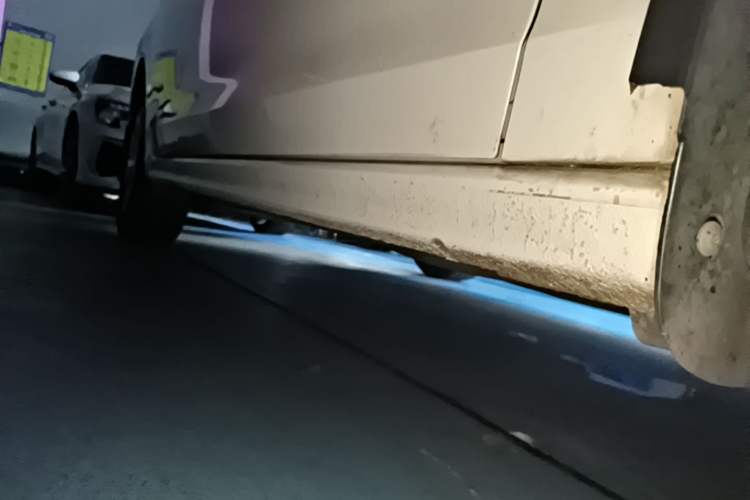 Used Volkswagen Bora 2021 1.5L Automatic Elite Smart Connect Edition Right Side Sill