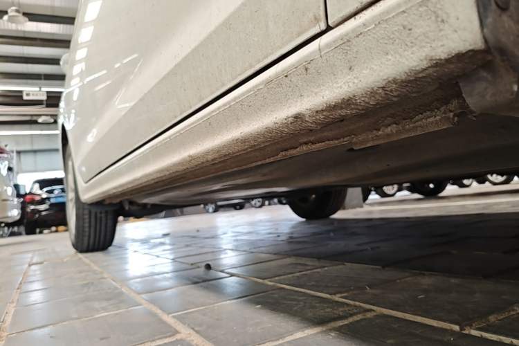 Used Volkswagen Bora 2021 1.5L Automatic Fashionable Smart Connectivity Version Right Side Sill