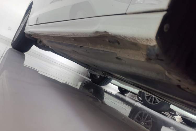 Used Volkswagen Bora 2021 1.5L Automatic Comfort Smart Connect Edition Right Side Sill