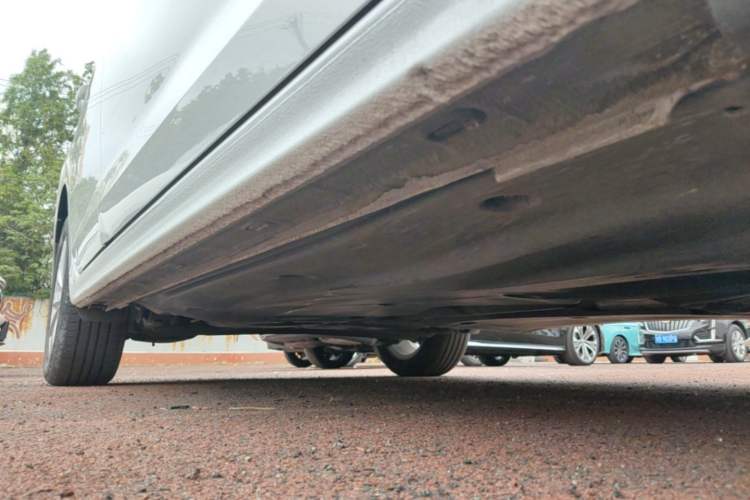 Used Volkswagen Bora 2021 1.5L Automatic Elite Smart Connect Edition Right Side Sill