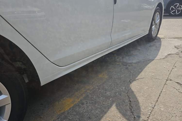 Used Volkswagen Bora 2021 1.5L Automatic Comfort Smart Connect Edition Right Side Sill
