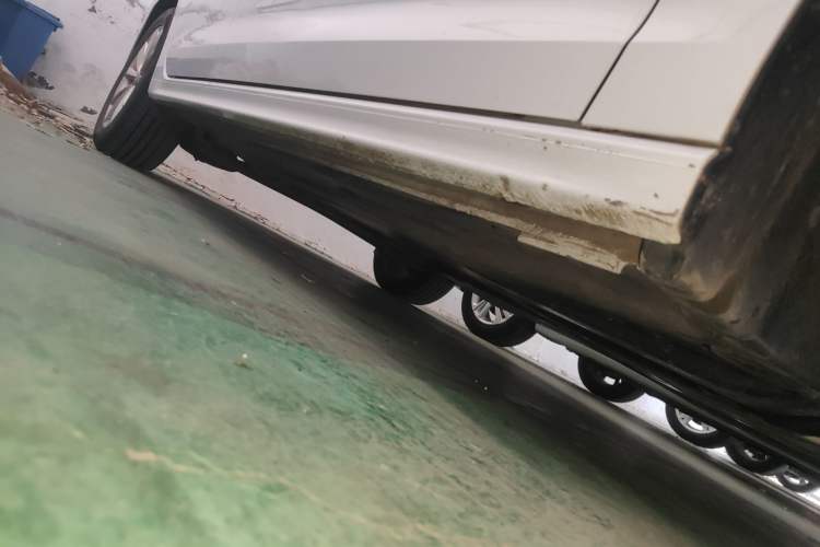 Used Volkswagen Bora 2021 1.5L Automatic Comfort Smart Connect Edition Right Side Sill