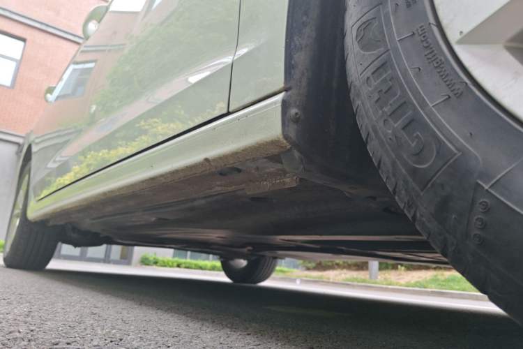 Used Volkswagen Bora 2021 1.5L Automatic Comfort Smart Connect Edition Right Side Sill
