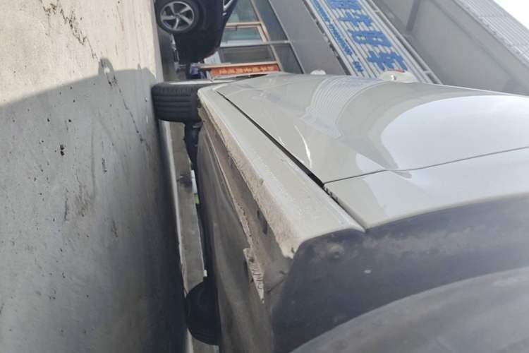 Used Volkswagen Bora 2021 1.5L Automatic Comfort Smart Connect Edition Right Side Sill